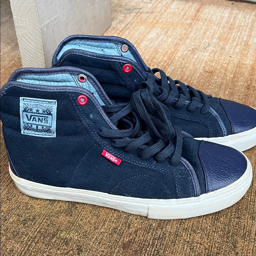 Vans Men's Dark Blue High-Top Sneakers